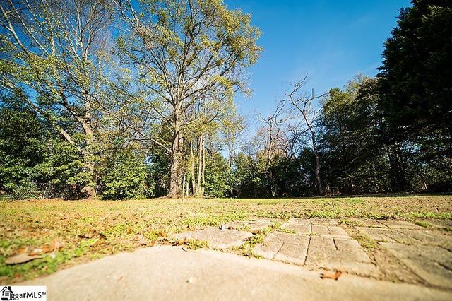 13 N Garden Circle, Greenville, SC 29615