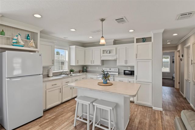 919 50TH AVENUE W, Bradenton, FL 34207