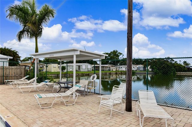 919 50TH AVENUE W, Bradenton, FL 34207