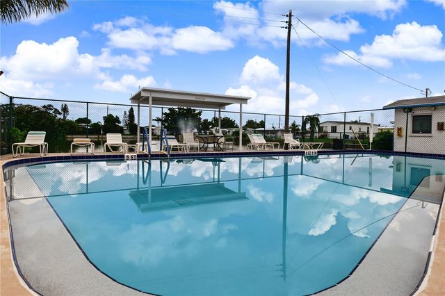 919 50TH AVENUE W, Bradenton, FL 34207