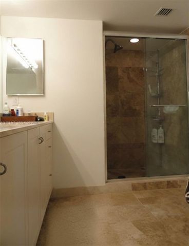 3232 SW 22nd Ter 1006, Miami, FL 33145