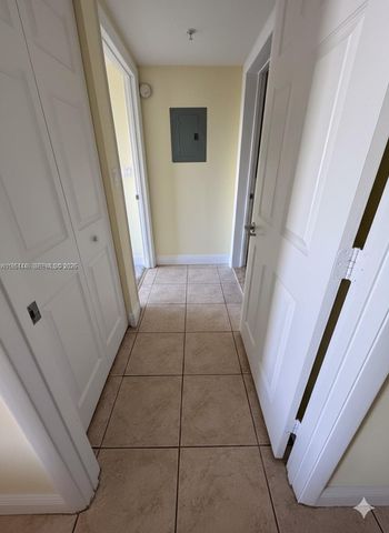 3232 SW 22nd Ter 1006, Miami, FL 33145