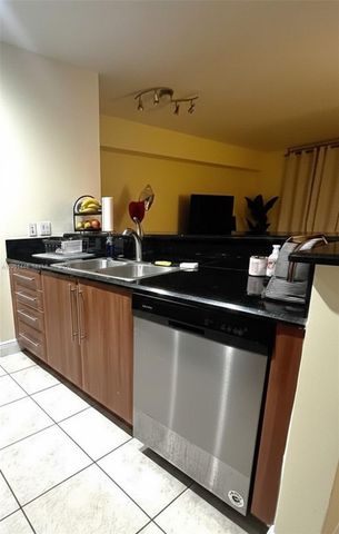 3232 SW 22nd Ter 1006, Miami, FL 33145