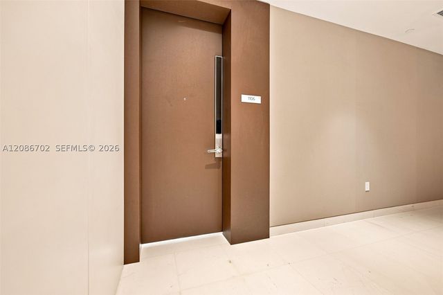 300 Biscayne Blvd Way 1106, Miami, FL 33131
