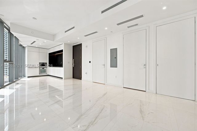 300 Biscayne Blvd Way 1106, Miami, FL 33131