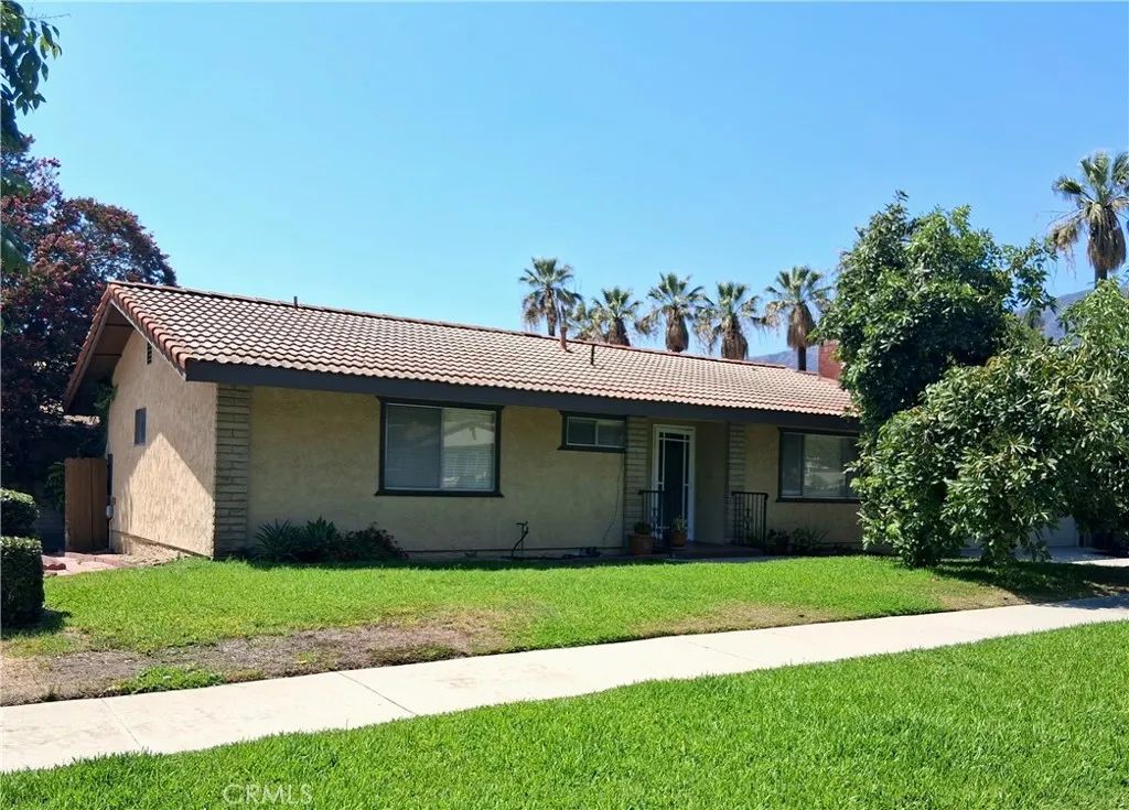 227 N Wabash Avenue, Glendora, CA 91741