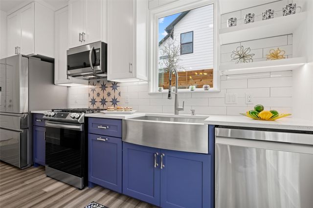 2102 E 2nd ST 2, Austin, TX 78702