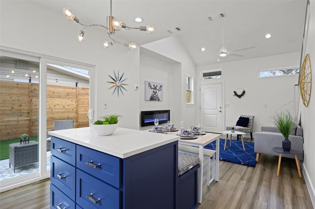 2102 E 2nd ST 2, Austin, TX 78702