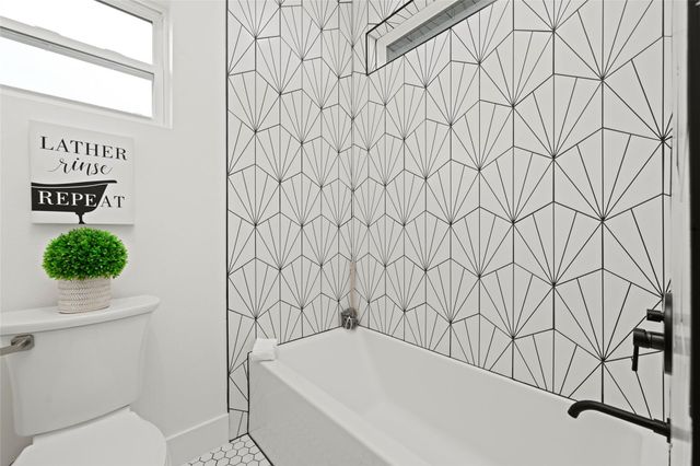 2102 E 2nd ST 2, Austin, TX 78702