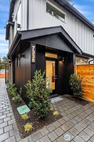 7338 27th Avenue NW, Seattle, WA 98117