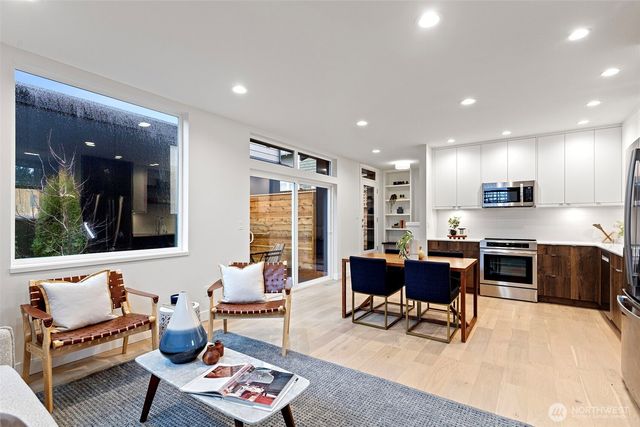 7338 27th Avenue NW, Seattle, WA 98117