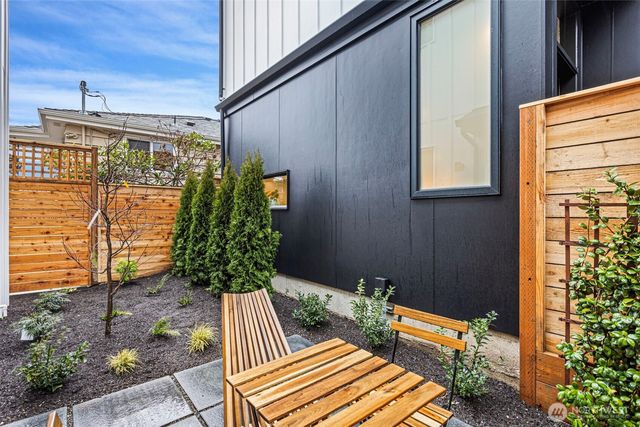 7338 27th Avenue NW, Seattle, WA 98117