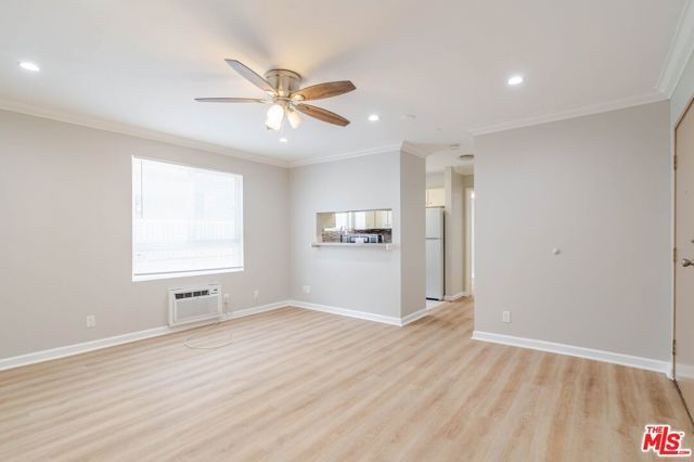 10900 Blix Street 4, North Hollywood (los Angeles), CA 91602