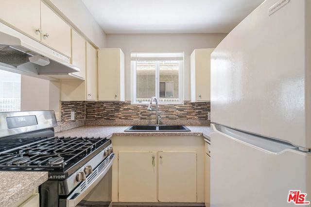 10900 Blix Street 4, North Hollywood (los Angeles), CA 91602