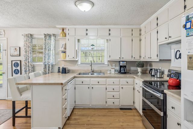 212 Bradford Hill Rd, N, Brush Creek, TN 38547