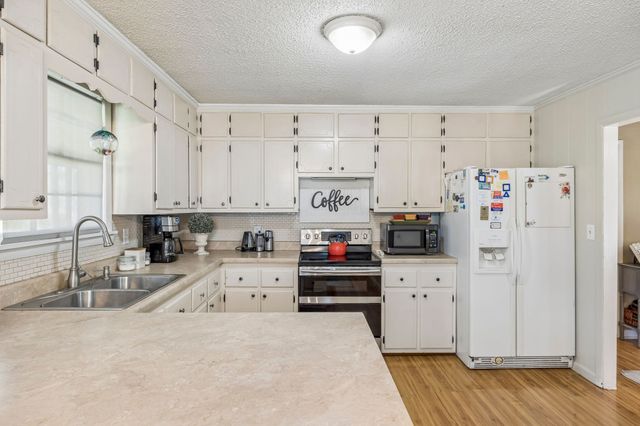 212 Bradford Hill Rd, N, Brush Creek, TN 38547