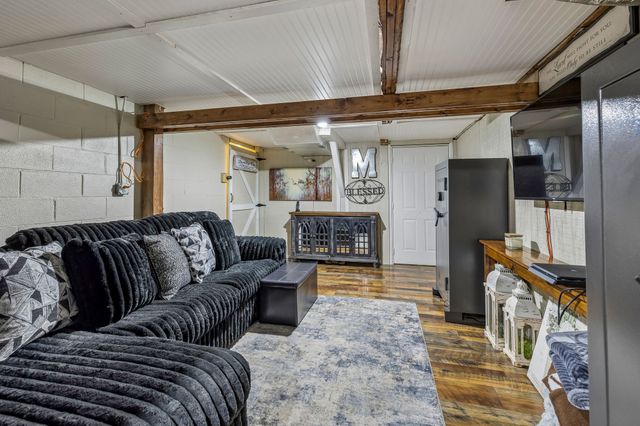 212 Bradford Hill Rd, N, Brush Creek, TN 38547