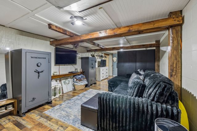 212 Bradford Hill Rd, N, Brush Creek, TN 38547