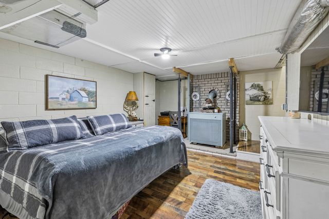 212 Bradford Hill Rd, N, Brush Creek, TN 38547