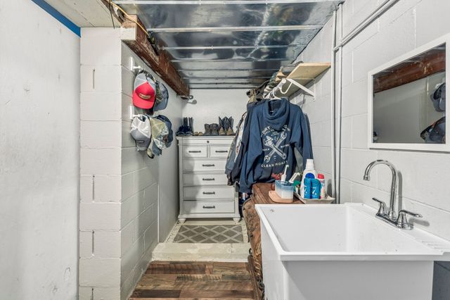 212 Bradford Hill Rd, N, Brush Creek, TN 38547