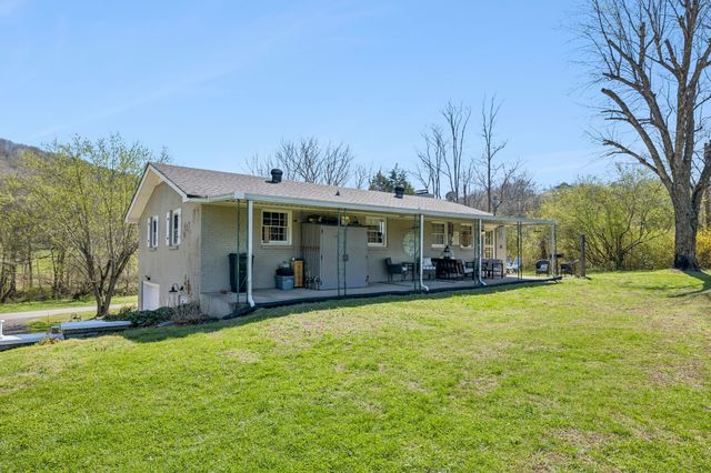 212 Bradford Hill Rd, N, Brush Creek, TN 38547