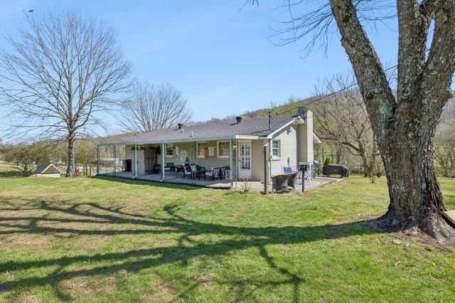 212 Bradford Hill Rd, N, Brush Creek, TN 38547