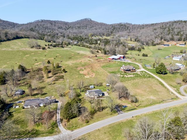 212 Bradford Hill Rd, N, Brush Creek, TN 38547