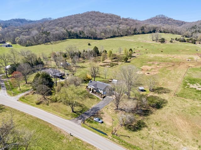 212 Bradford Hill Rd, N, Brush Creek, TN 38547