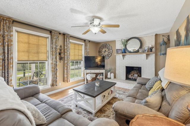 212 Bradford Hill Rd, N, Brush Creek, TN 38547