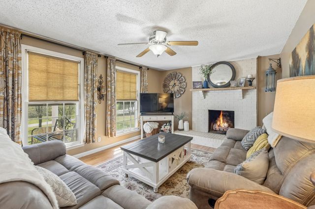 212 Bradford Hill Rd, N, Brush Creek, TN 38547