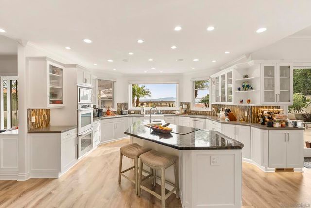 617 Gage Drive, San Diego, CA 92106