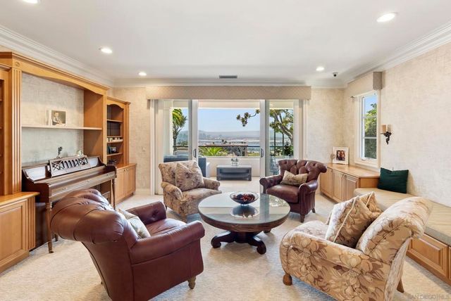 617 Gage Drive, San Diego, CA 92106