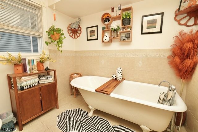 566 Highland Ave, Newark City, NJ 07104