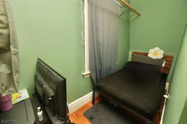 566 Highland Ave, Newark City, NJ 07104