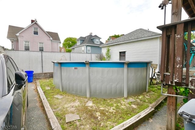 566 Highland Ave, Newark City, NJ 07104