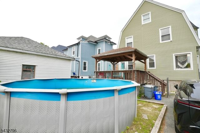 566 Highland Ave, Newark City, NJ 07104