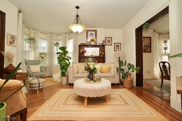 566 Highland Ave, Newark City, NJ 07104