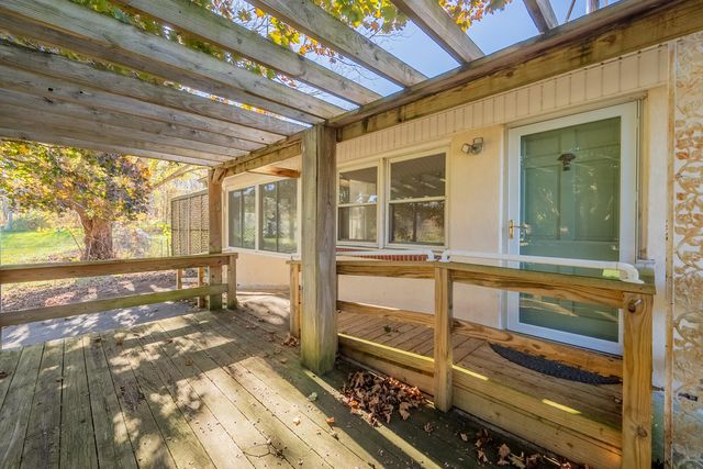 174 Water Haven LN, Floyd, VA 24091