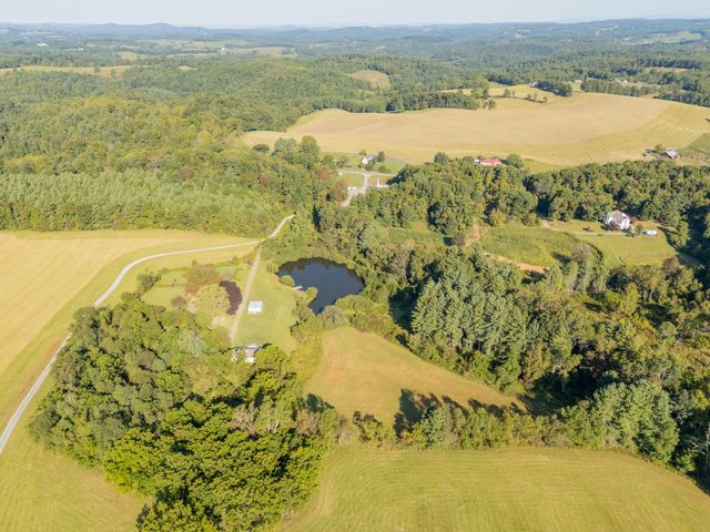 174 Water Haven LN, Floyd, VA 24091