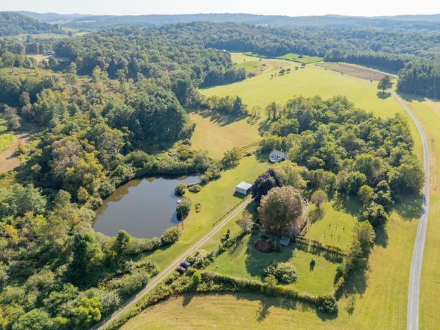 174 Water Haven LN, Floyd, VA 24091