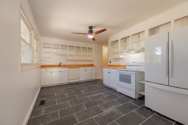 174 Water Haven LN, Floyd, VA 24091