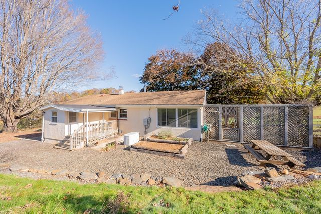 174 Water Haven LN, Floyd, VA 24091