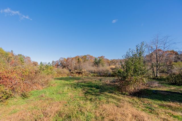 174 Water Haven LN, Floyd, VA 24091