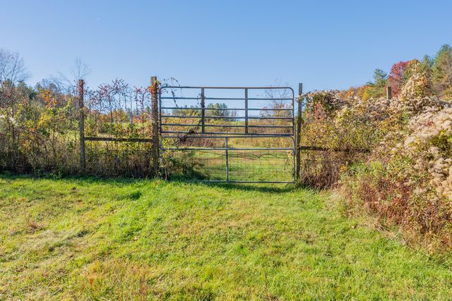 174 Water Haven LN, Floyd, VA 24091