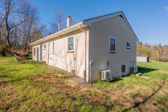 174 Water Haven LN, Floyd, VA 24091