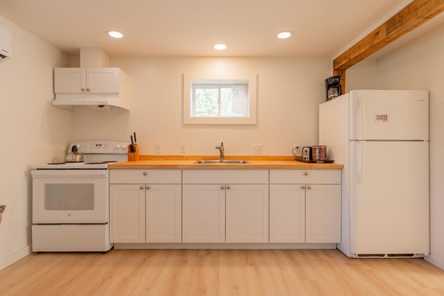 174 Water Haven LN, Floyd, VA 24091