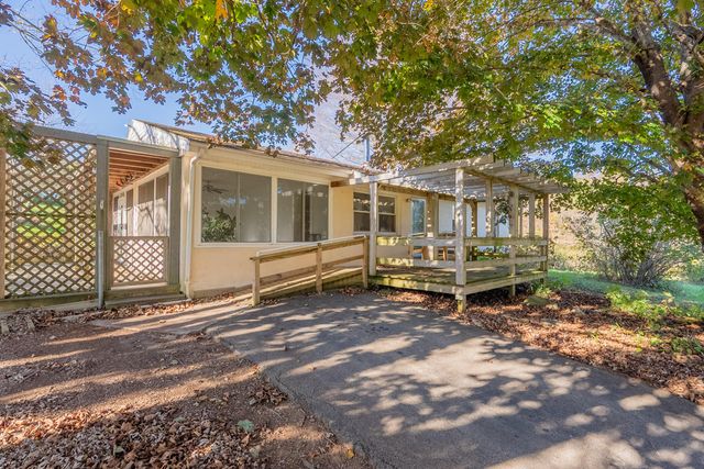 174 Water Haven LN, Floyd, VA 24091