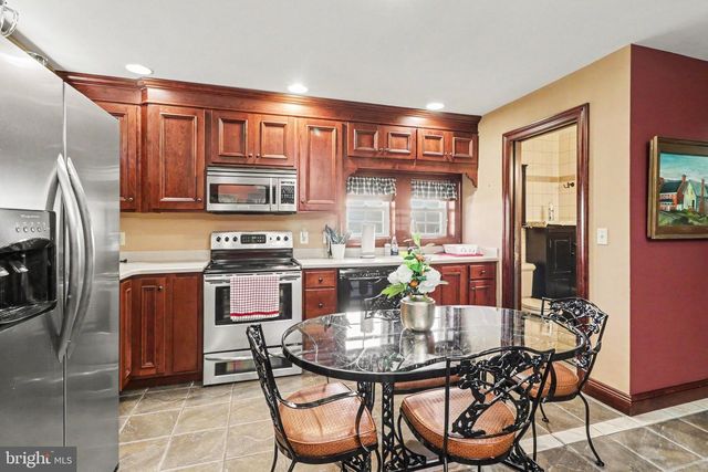 560 S HANOVER ST, Carlisle, PA 17013