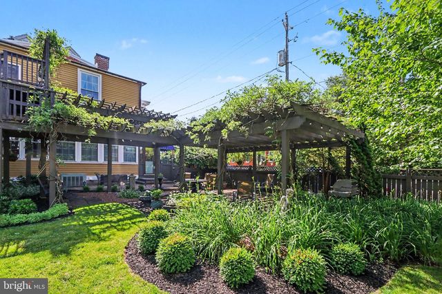 560 S HANOVER ST, Carlisle, PA 17013
