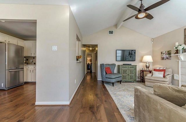 28 Fallenstone Drive, The Woodlands, TX 77381